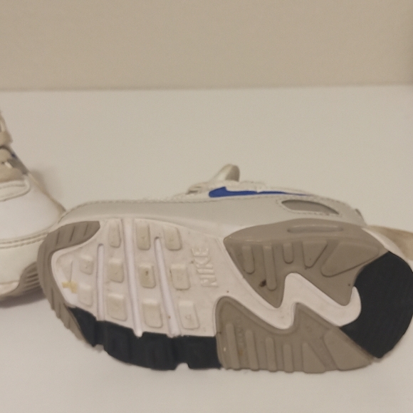 Kids White and Blue Nike Swoosh Sneakers Shoes - Picture 6 of 7